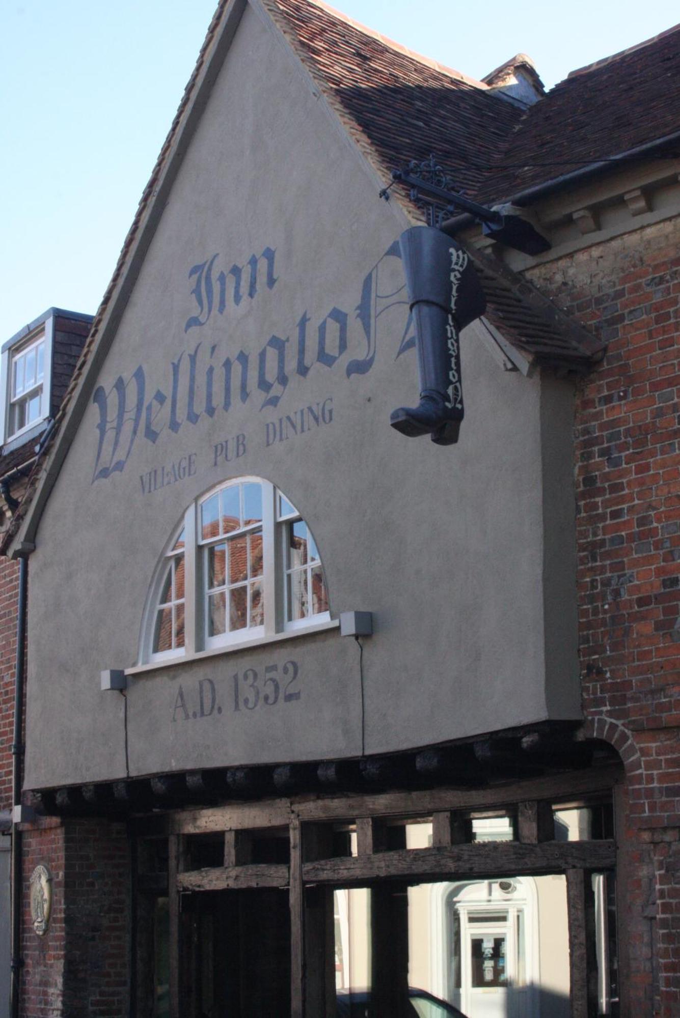 Готель The Wellington Welwyn Екстер'єр фото